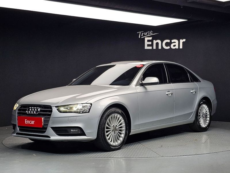 2013 Audi A4 2.0 TDI B8 photo 1