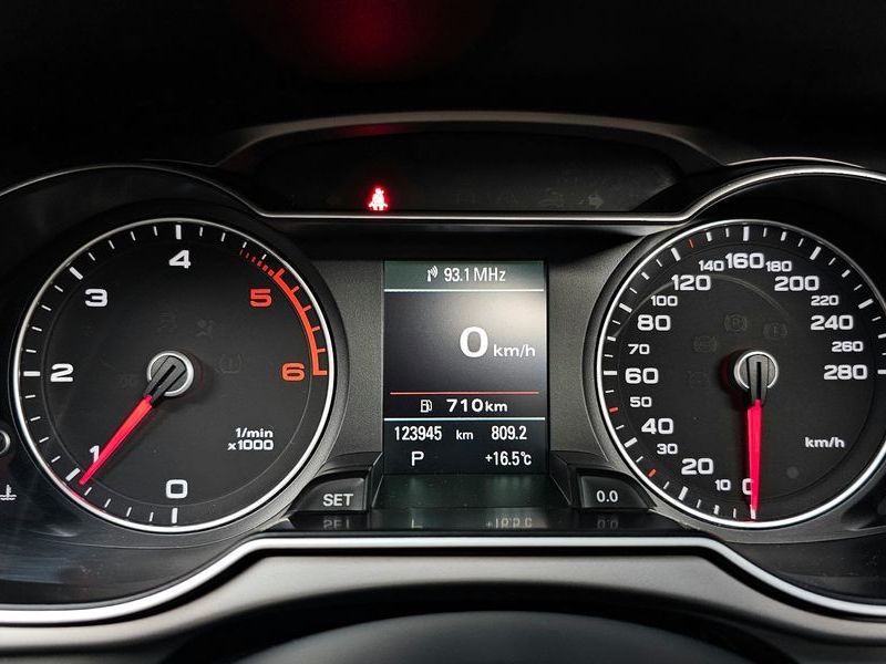 2013 Audi A4 2.0 TDI B8 photo 8