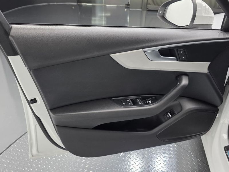 2016 Audi A4 45 TFSI photo 25