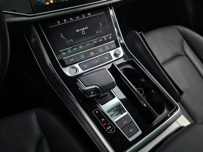 2021 Audi Q7 45 TDI Quattro photo 9