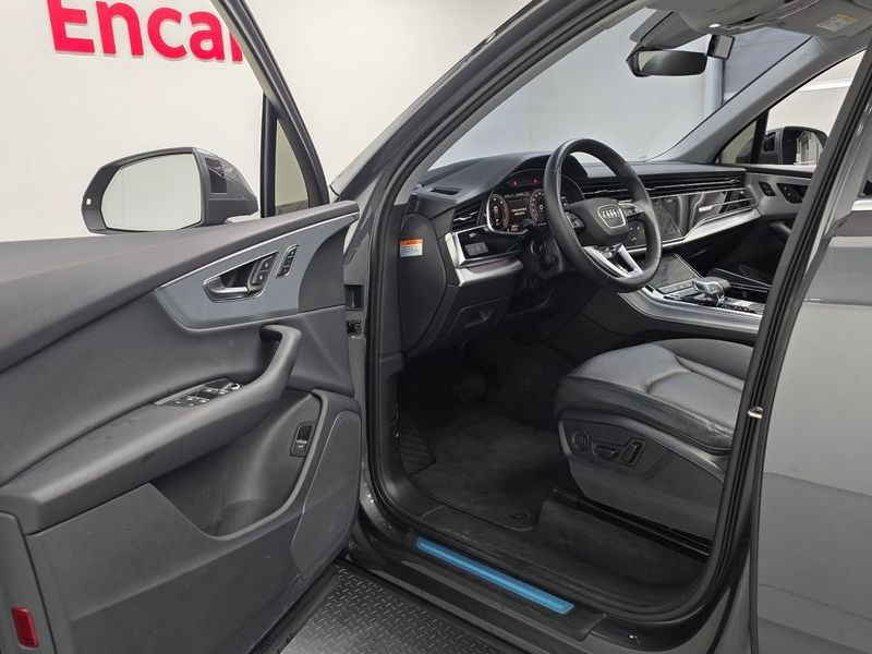 2021 Audi Q7 45 TDI Quattro photo 10