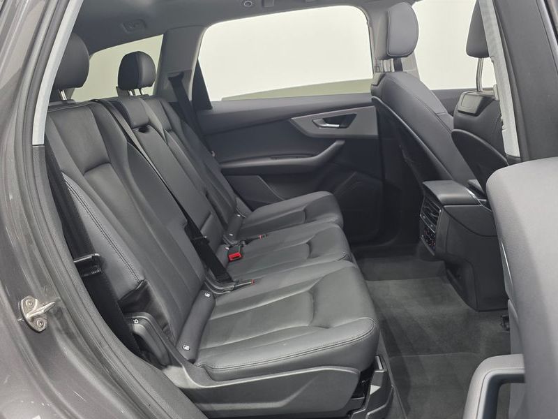 2021 Audi Q7 45 TDI Quattro photo 12
