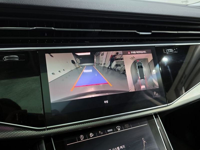 2021 Audi Q7 45 TDI Quattro photo 15