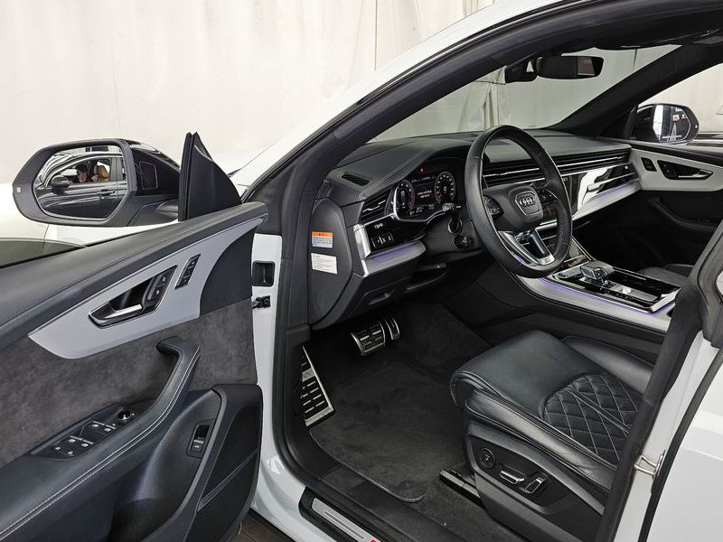 2022 Audi Q8 55 TFSI Quattro Premium photo 10