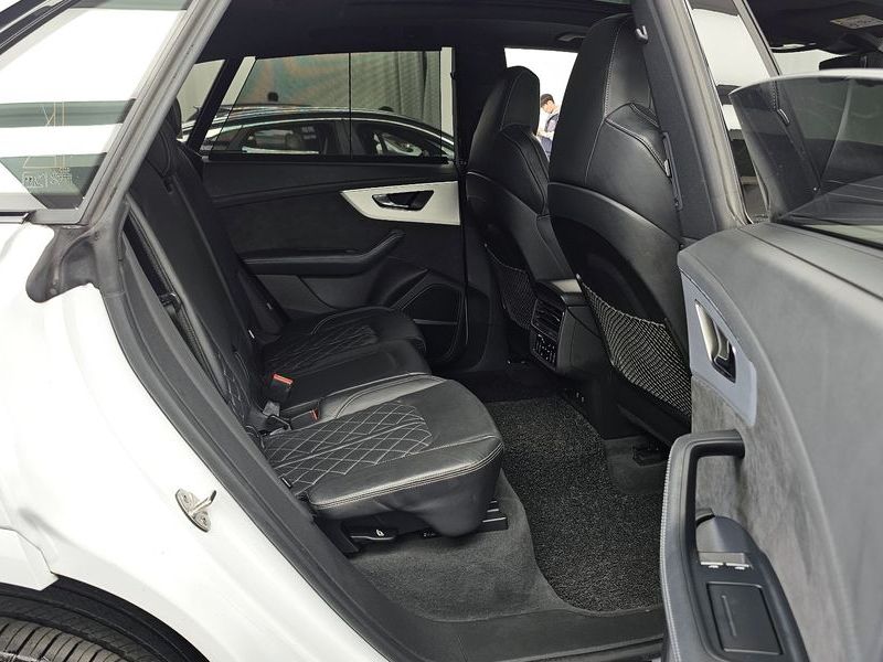 2022 Audi Q8 55 TFSI Quattro Premium photo 12