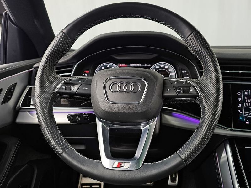 2022 Audi Q8 55 TFSI Quattro Premium photo 13