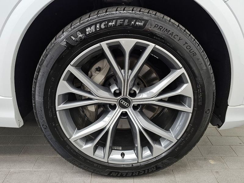2022 Audi Q8 55 TFSI Quattro Premium photo 21