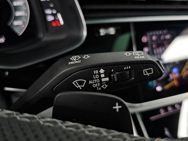 2022 Audi Q8 55 TFSI Quattro Premium photo 28