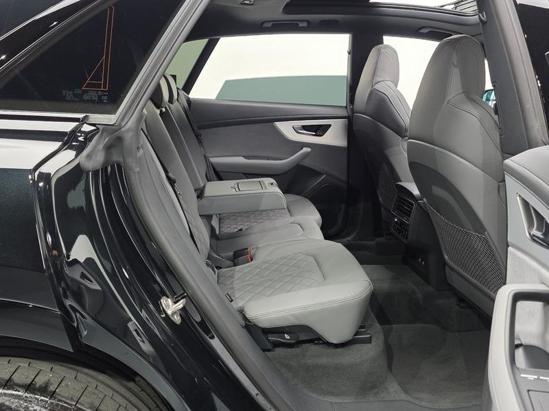 2026 Audi Q8 55 TFSI Quattro Premium photo 12