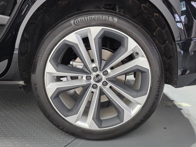 2026 Audi Q8 55 TFSI Quattro Premium photo 21