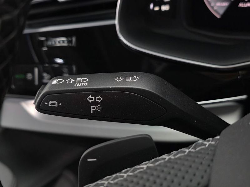 2026 Audi Q8 55 TFSI Quattro Premium photo 28