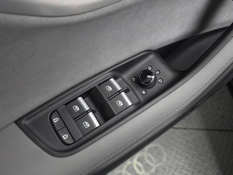 2026 Audi Q8 55 TFSI Quattro Premium photo 30