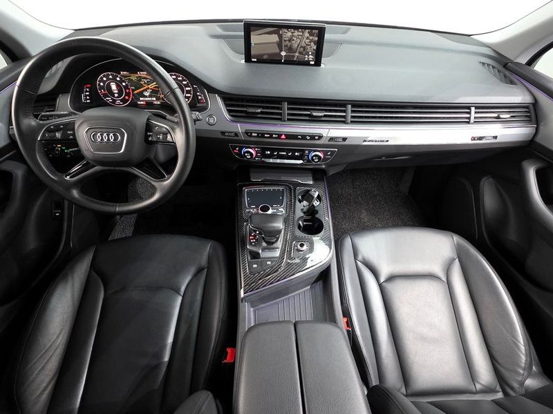 2019 Audi Q7 45 TFSI Quattro photo 7