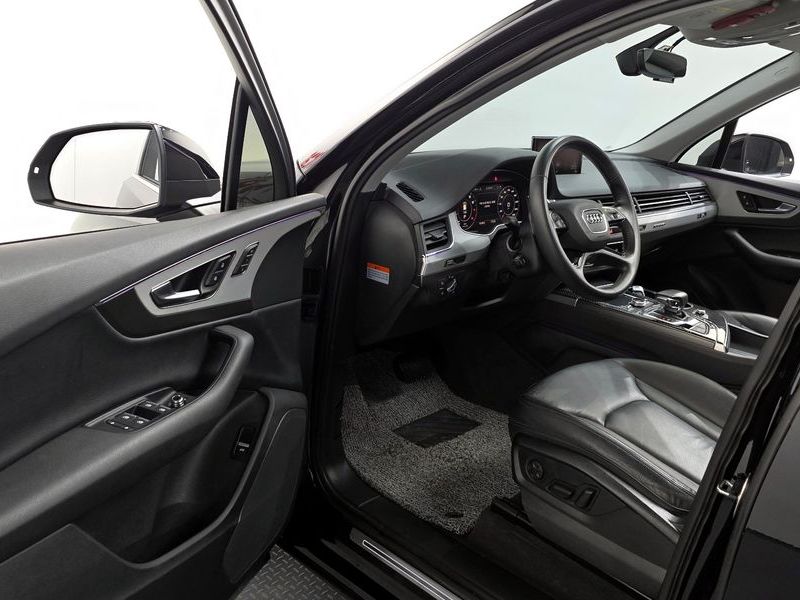 2019 Audi Q7 45 TFSI Quattro photo 11