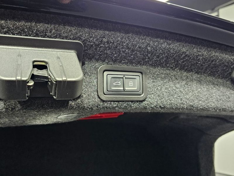 2025 Audi A6 45 TFSI Quattro Premium photo 20