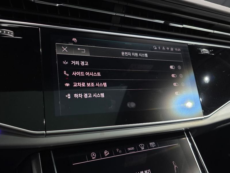 2025 Audi Q7 50 TDI Quattro Premium photo 16