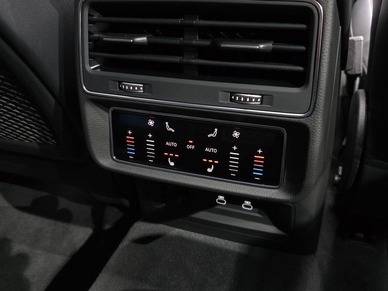 2025 Audi Q7 50 TDI Quattro Premium photo 19