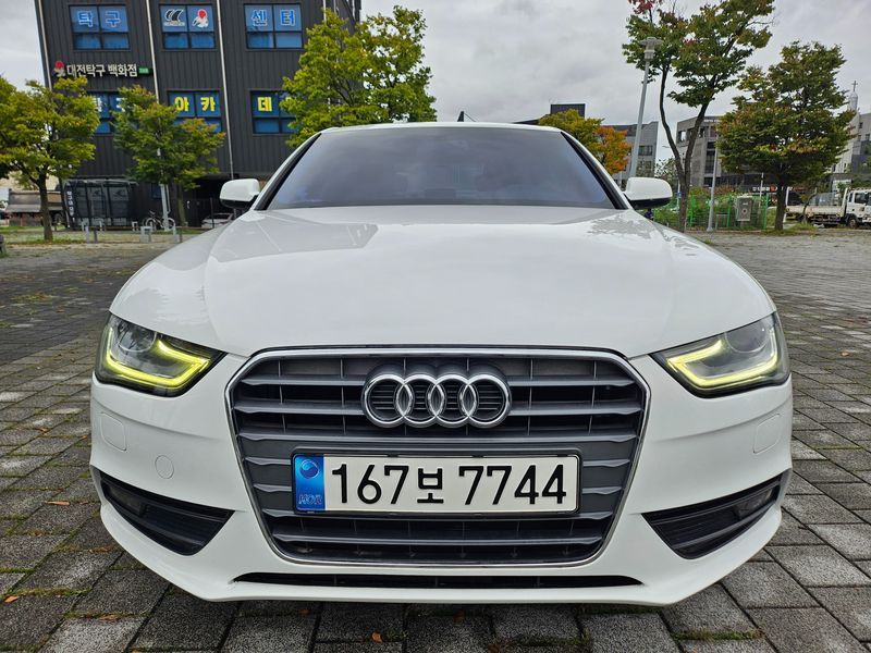 2015 Audi A4 30 TDI B8 photo 1