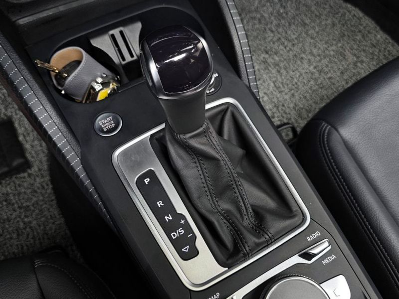 2023 Audi Q2 35 TDI Premium photo 9