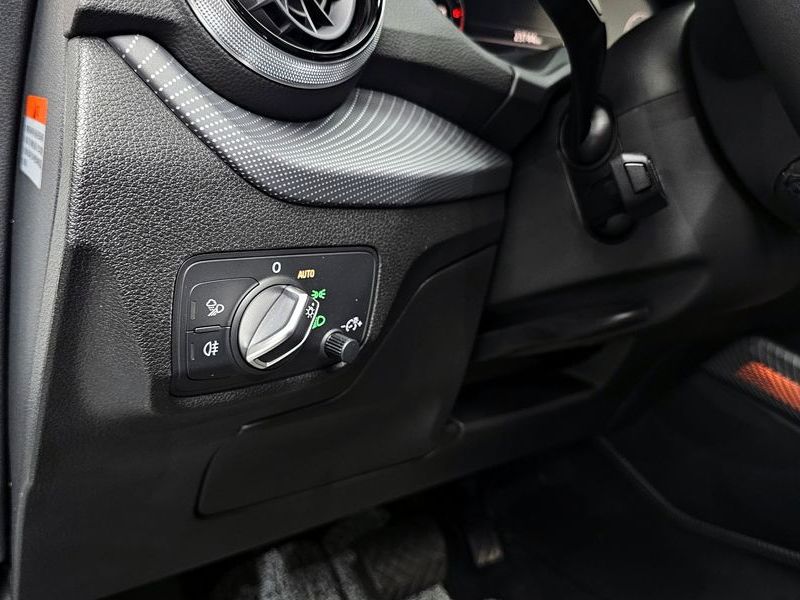2023 Audi Q2 35 TDI Premium photo 15