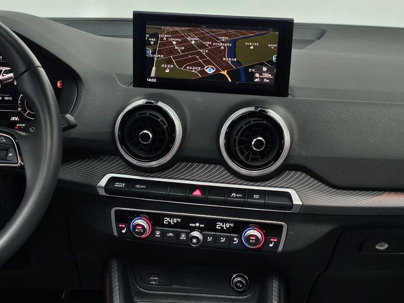2023 Audi Q2 35 TDI Premium photo 19