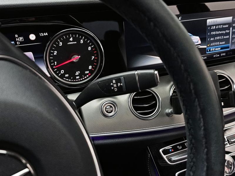 2017 Mercedes-Benz E-Class E200 Avantgarde photo 9