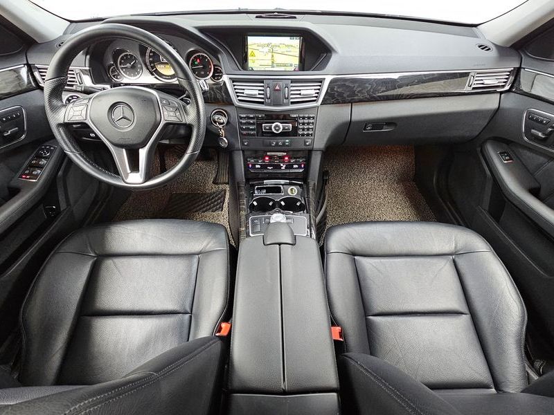 2012 Mercedes-Benz E-Class E220 CDI Avantgarde photo 7