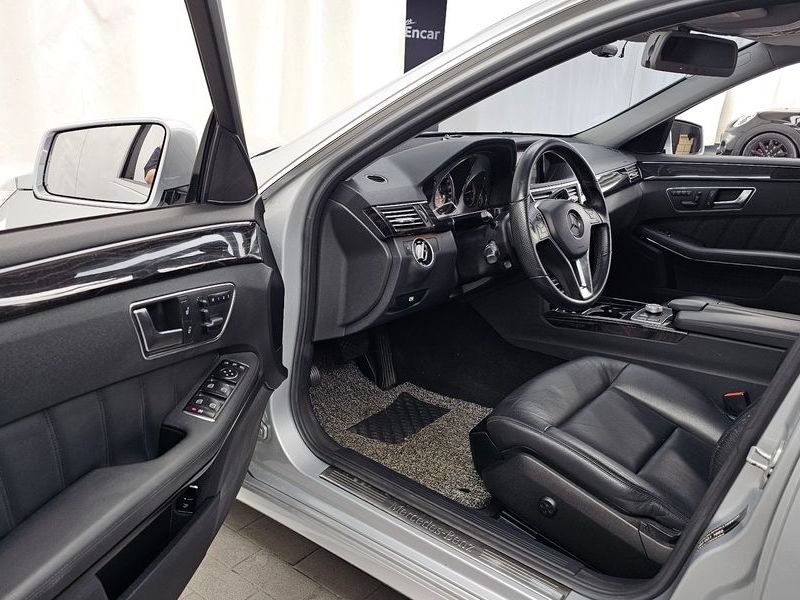 2012 Mercedes-Benz E-Class E220 CDI Avantgarde photo 10