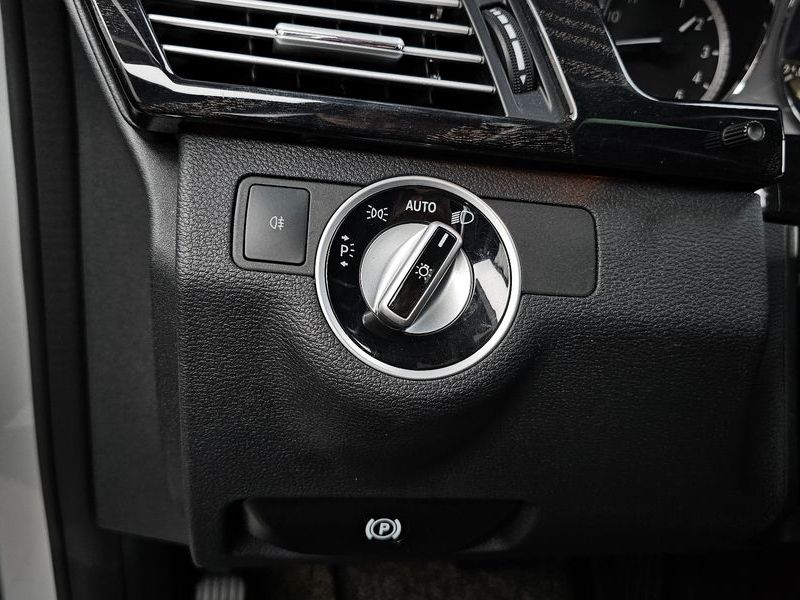 2012 Mercedes-Benz E-Class E220 CDI Avantgarde photo 19
