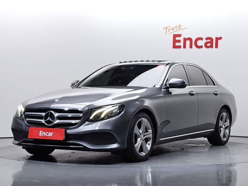 2017 Mercedes-Benz E-Class E200 Avantgarde photo 1