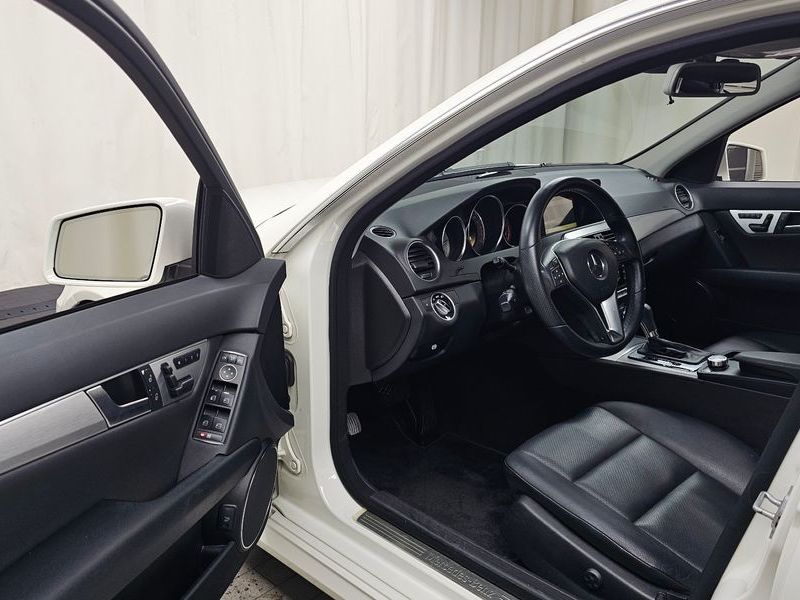 2012 Mercedes-Benz C-Class C200 CGI AVANTGARDE photo 10