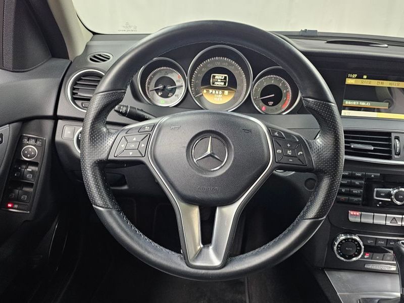2012 Mercedes-Benz C-Class C200 CGI AVANTGARDE photo 13