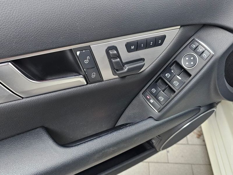 2012 Mercedes-Benz C-Class C200 CGI AVANTGARDE photo 14