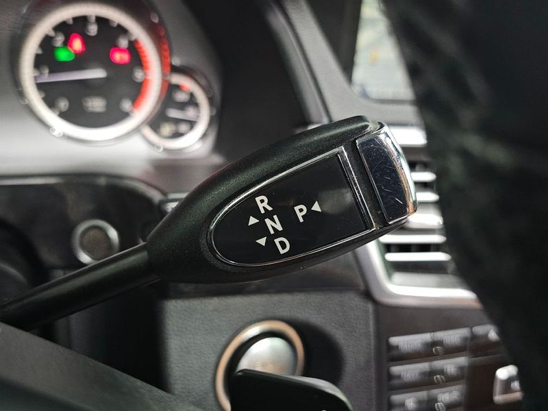 2013 Mercedes-Benz E-Class E220 CDI Avantgarde photo 9