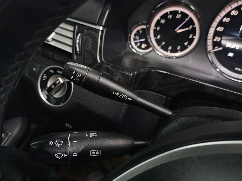 2013 Mercedes-Benz E-Class E220 CDI Avantgarde photo 16