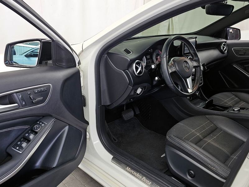 2014 Mercedes-Benz A-Class A200 CDI Night photo 10
