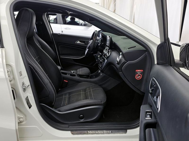 2014 Mercedes-Benz A-Class A200 CDI Night photo 11