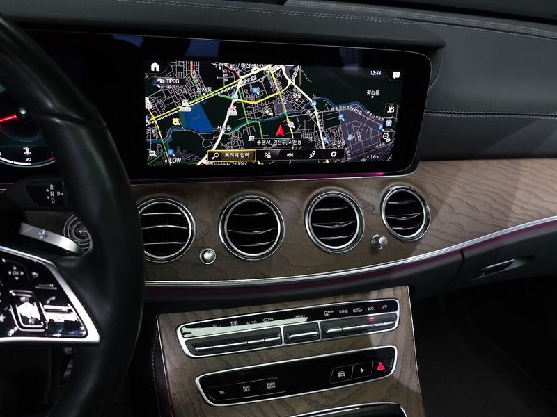 2022 Mercedes-Benz E-Class E250 Exclusive photo 14