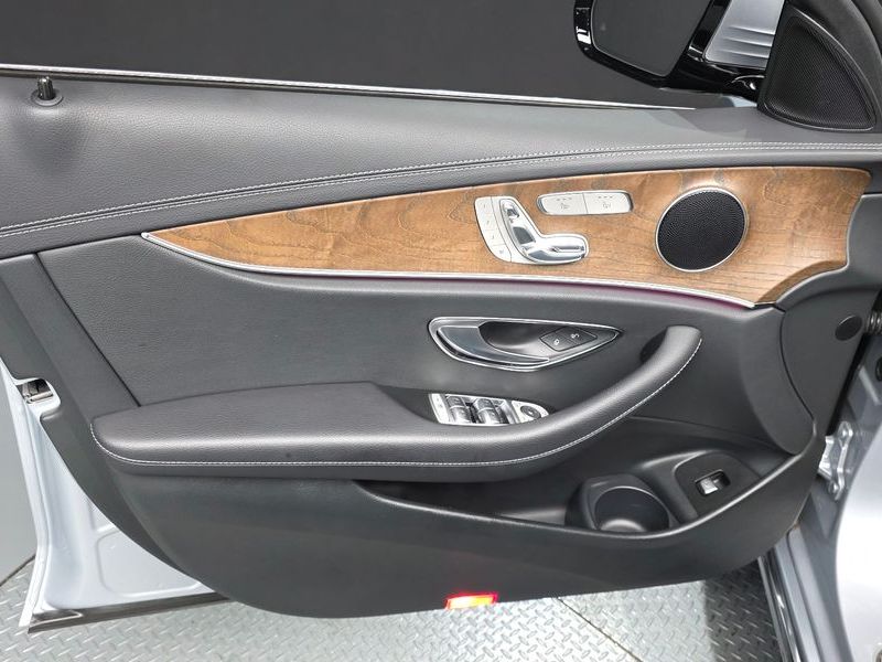 2022 Mercedes-Benz E-Class E250 Exclusive photo 24