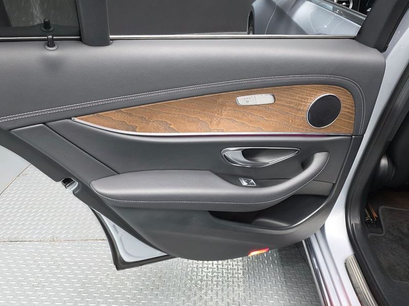 2022 Mercedes-Benz E-Class E250 Exclusive photo 25