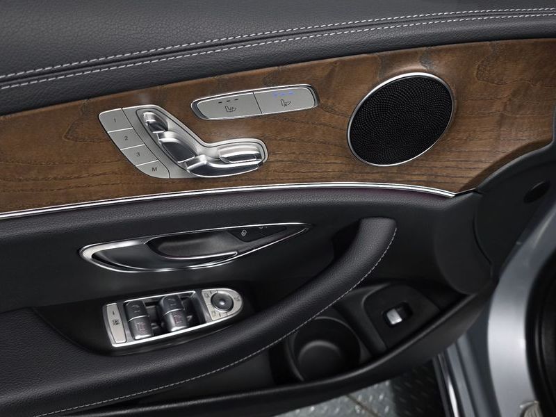 2022 Mercedes-Benz E-Class E250 Exclusive photo 29
