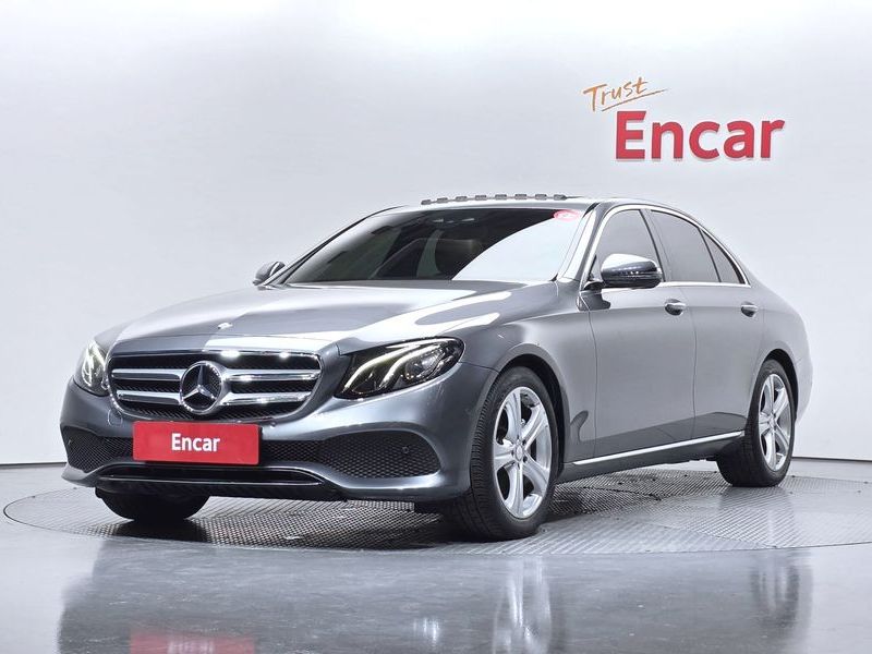 2017 Mercedes-Benz E-Class E200 Avantgarde photo 1