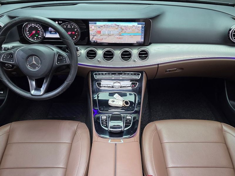 2017 Mercedes-Benz E-Class E200 Avantgarde photo 7