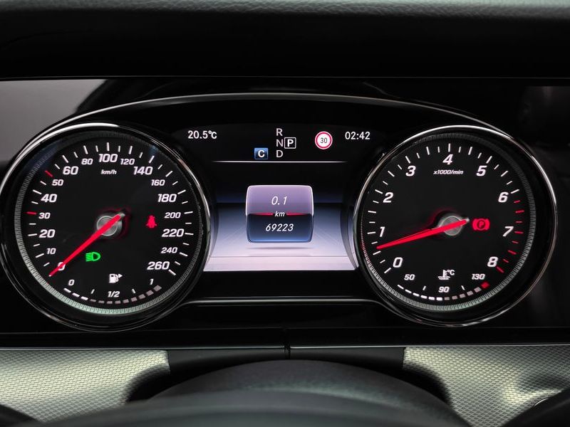2017 Mercedes-Benz E-Class E200 Avantgarde photo 8