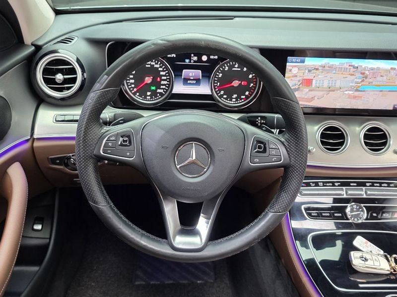 2017 Mercedes-Benz E-Class E200 Avantgarde photo 13