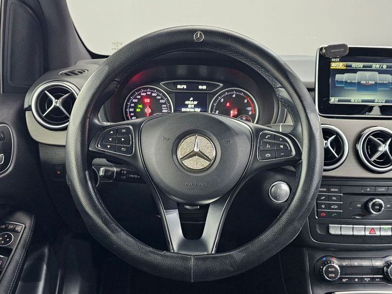 2016 Mercedes-Benz B-Class B200 d photo 13