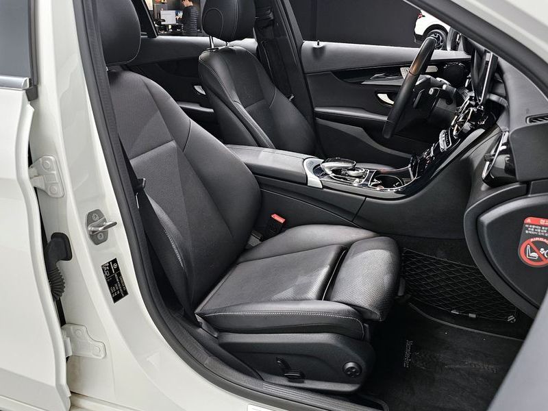 2018 Mercedes-Benz C-Class C200 photo 10
