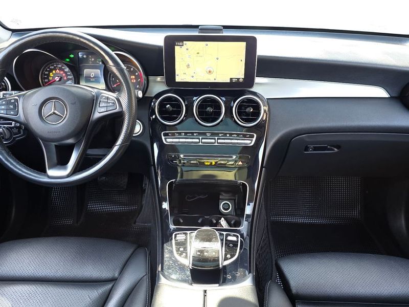 2019 Mercedes-Benz C-Class GLC350e 4MATIC Premium photo 7