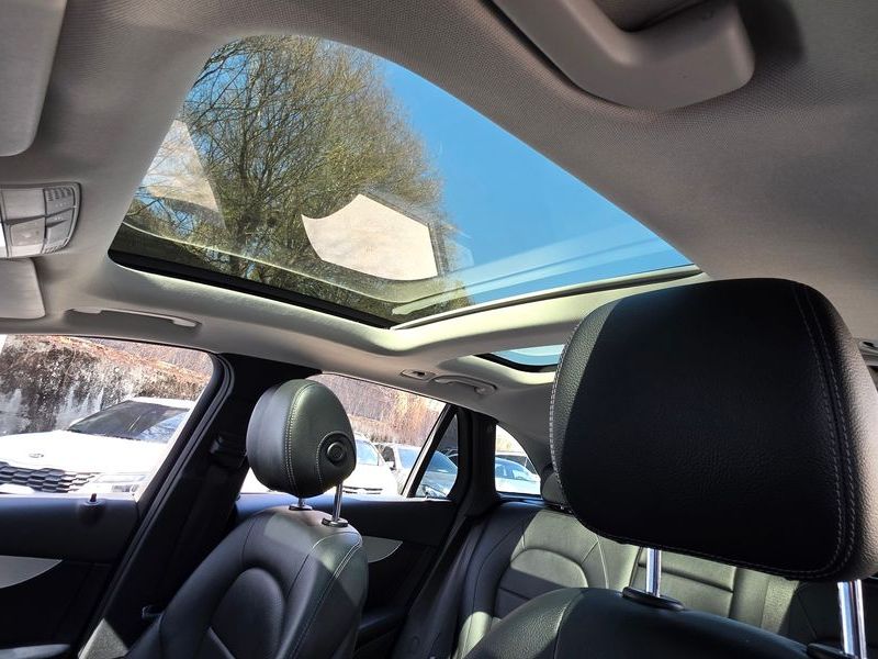 2019 Mercedes-Benz C-Class GLC350e 4MATIC Premium photo 10