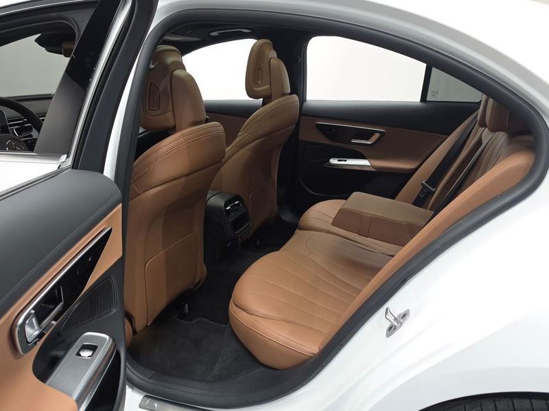 2026 Mercedes-Benz E-Class E200 Avantgarde photo 12